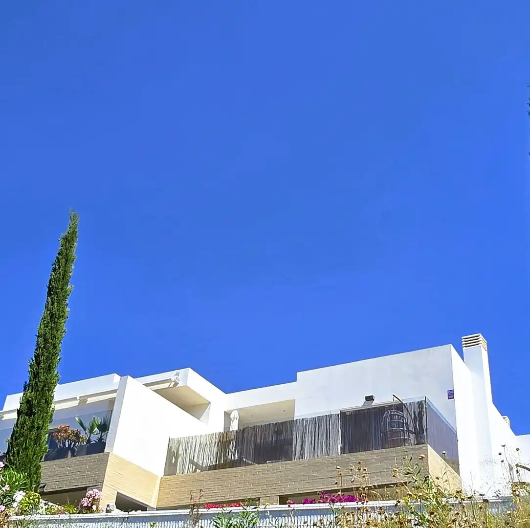 Vista exterior de Casa adosada en venta en Mijas con Aire acondicionado, Calefacción y Jardín privado