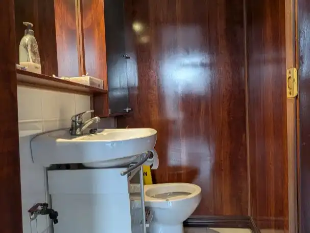 Bathroom of Commercial properties for rent in Santander