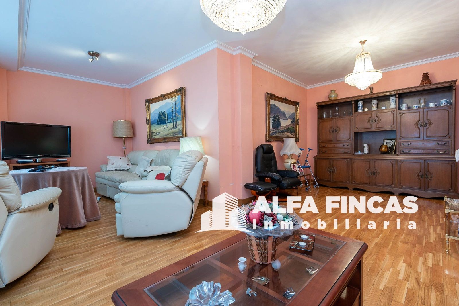 Sala de estar de Piso en venta en Villarrobledo con Calefacción, Trastero y Balcón