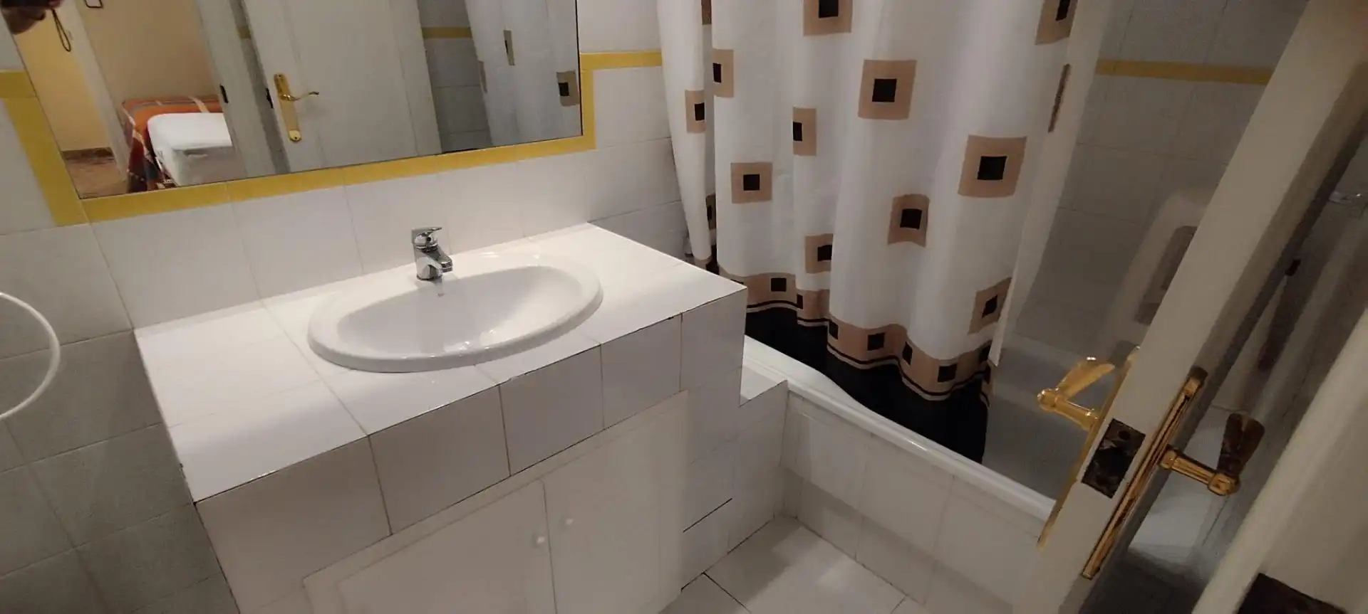 Bathroom of Flat for sale in Elche / Elx  with Furnished and Balcony