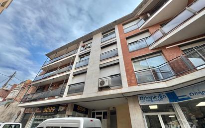 Vista exterior de Apartament en venda en Manresa amb Calefacció i Balcó