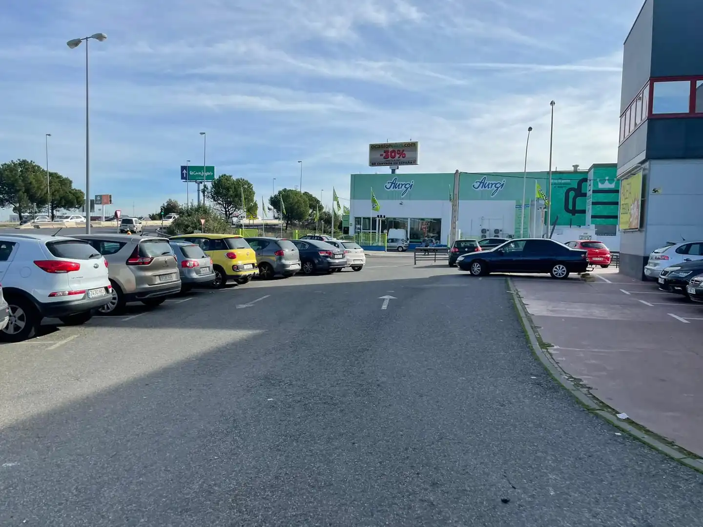Parking de Nave industrial de alquiler en Sevilla