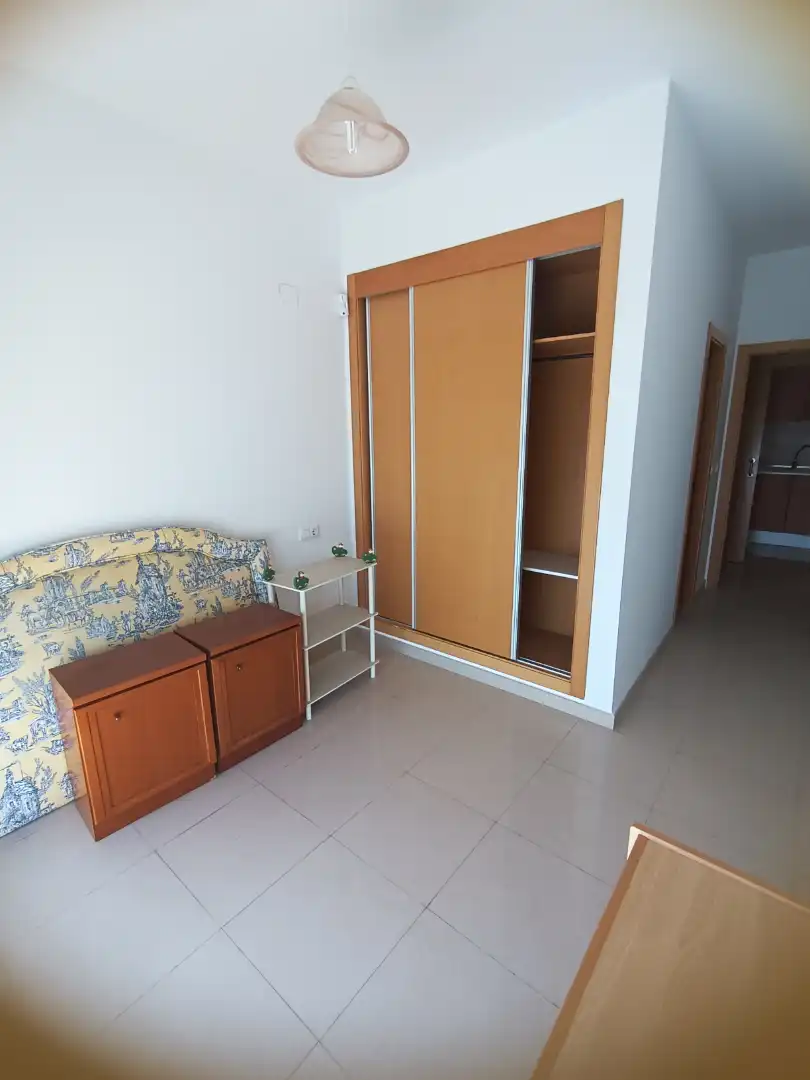 Habitación de Apartamento de alquiler en Oliva con Trastero, Horno y Lavadora