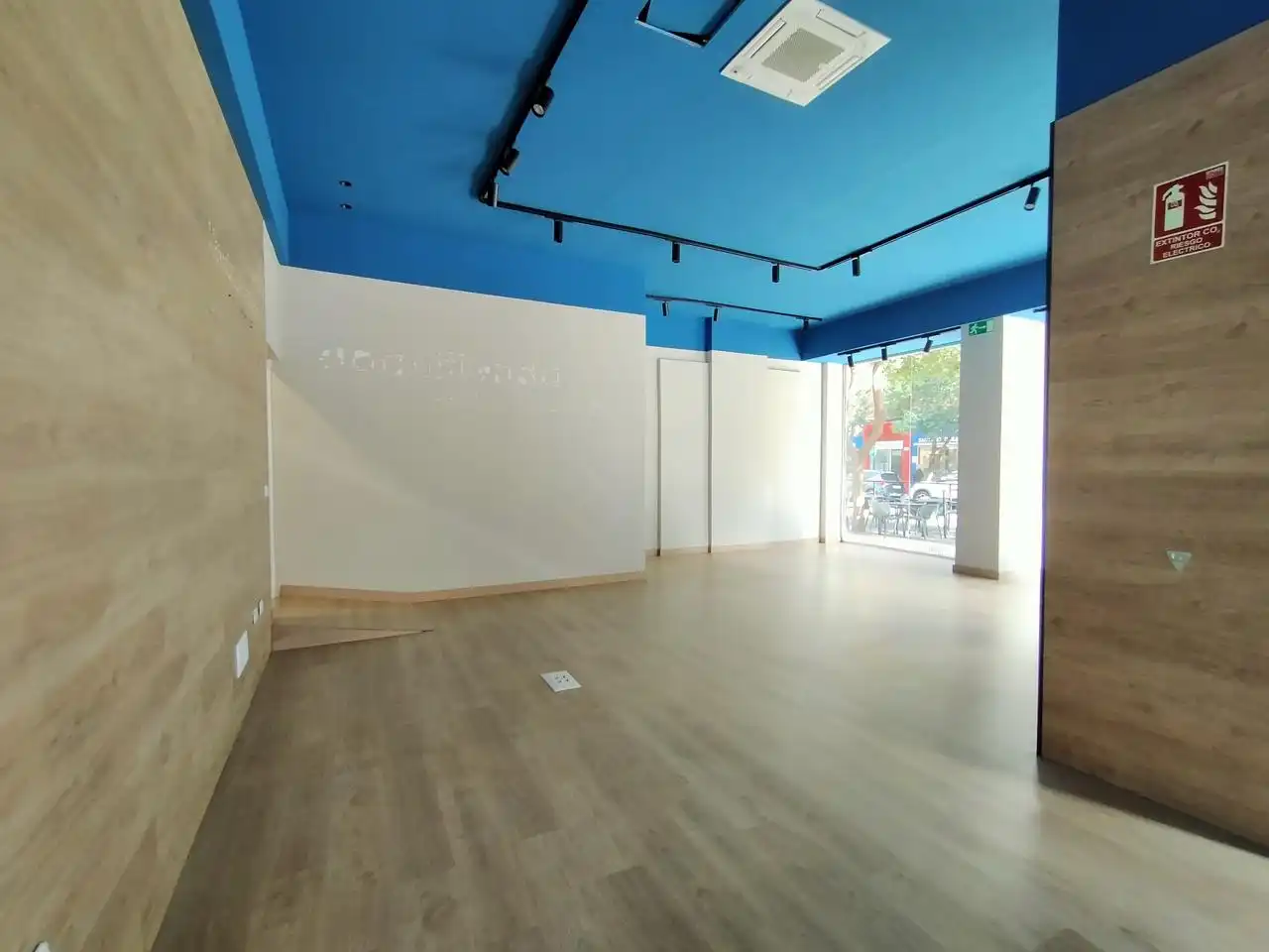 Local comercial de lloguer a Calle Tomás Bretón, imagen 16