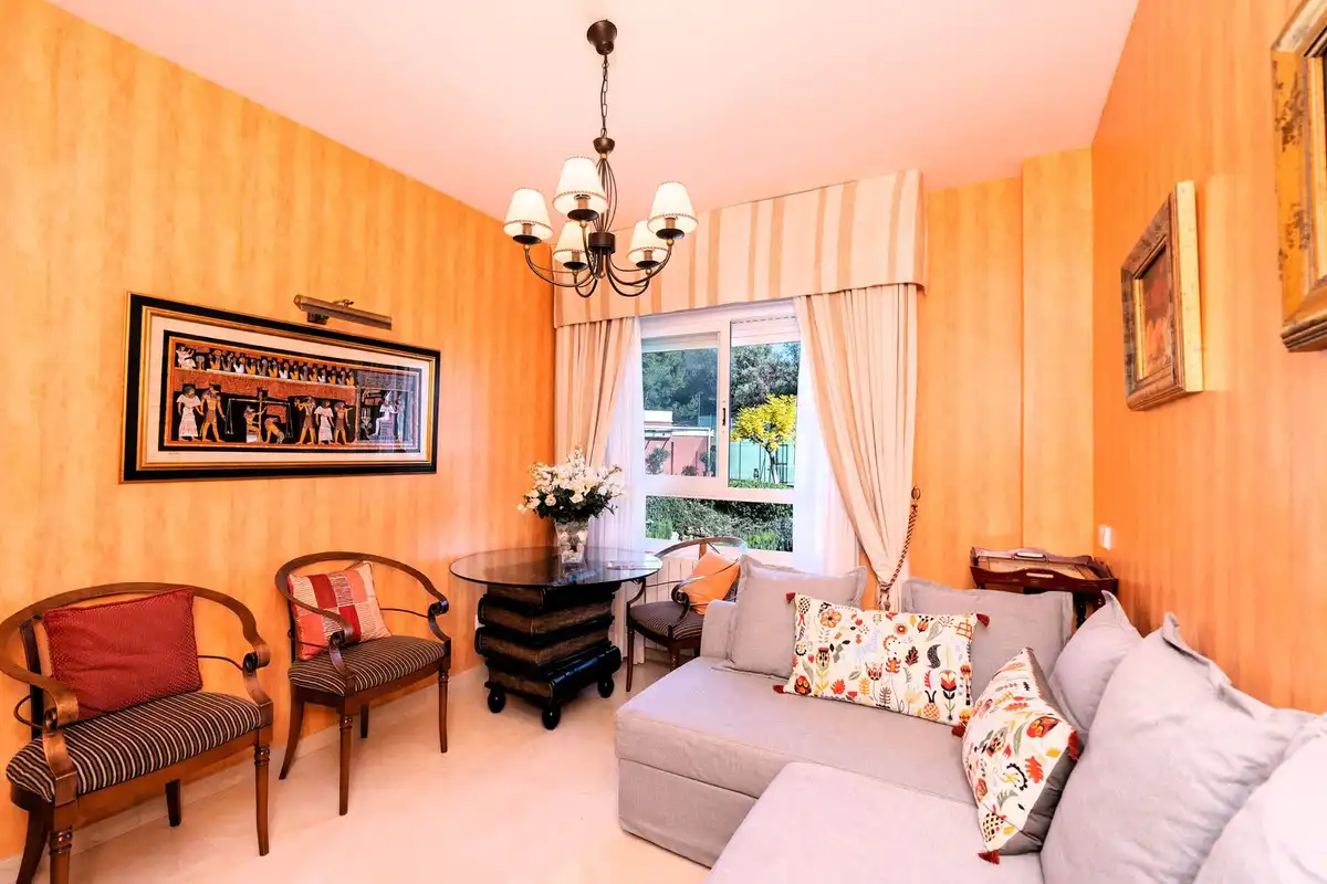 Sala de estar de Apartamento en venta en Marbella con Aire acondicionado, Amueblado y Internet