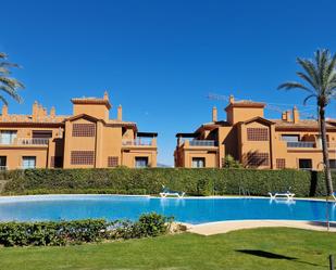 Vista exterior de Apartament de lloguer en Benahavís amb Aire condicionat, Terrassa i Traster