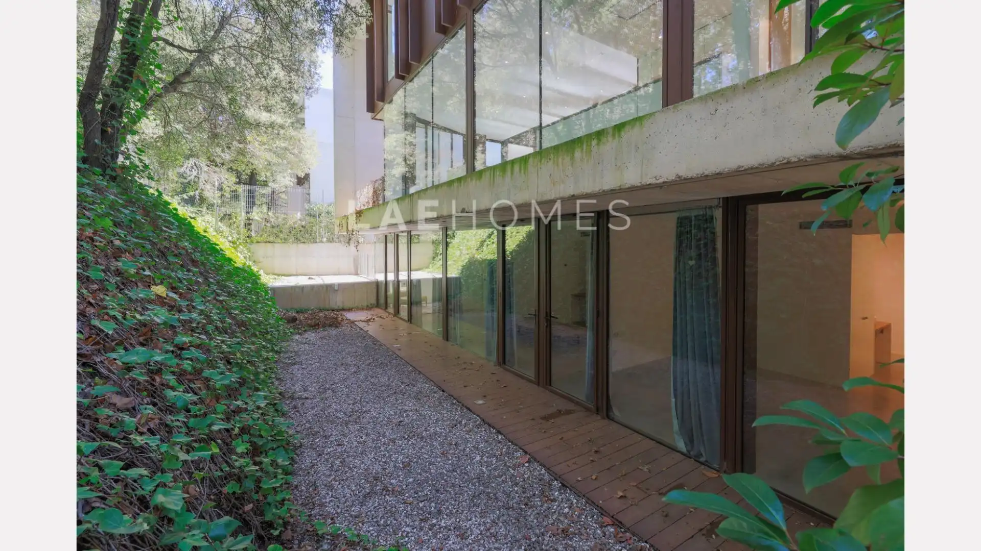 Vista exterior de Casa o chalet en venta en Sant Cugat del Vallès con Aire acondicionado, Calefacción y Jardín privado