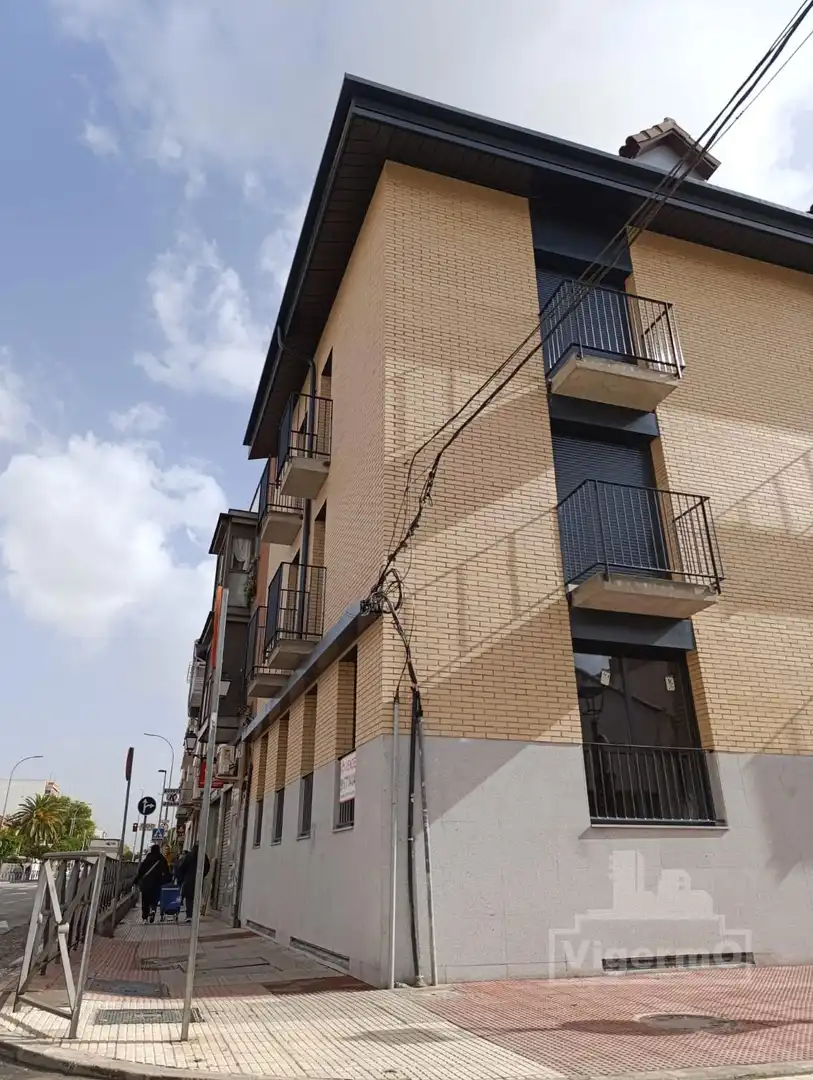Vista exterior de Local en venda en Torrejón de Ardoz