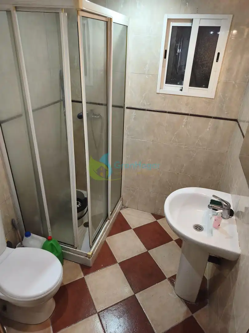 Bany de Pis en venda en Sevilla amb Terrassa, Traster i Balcó