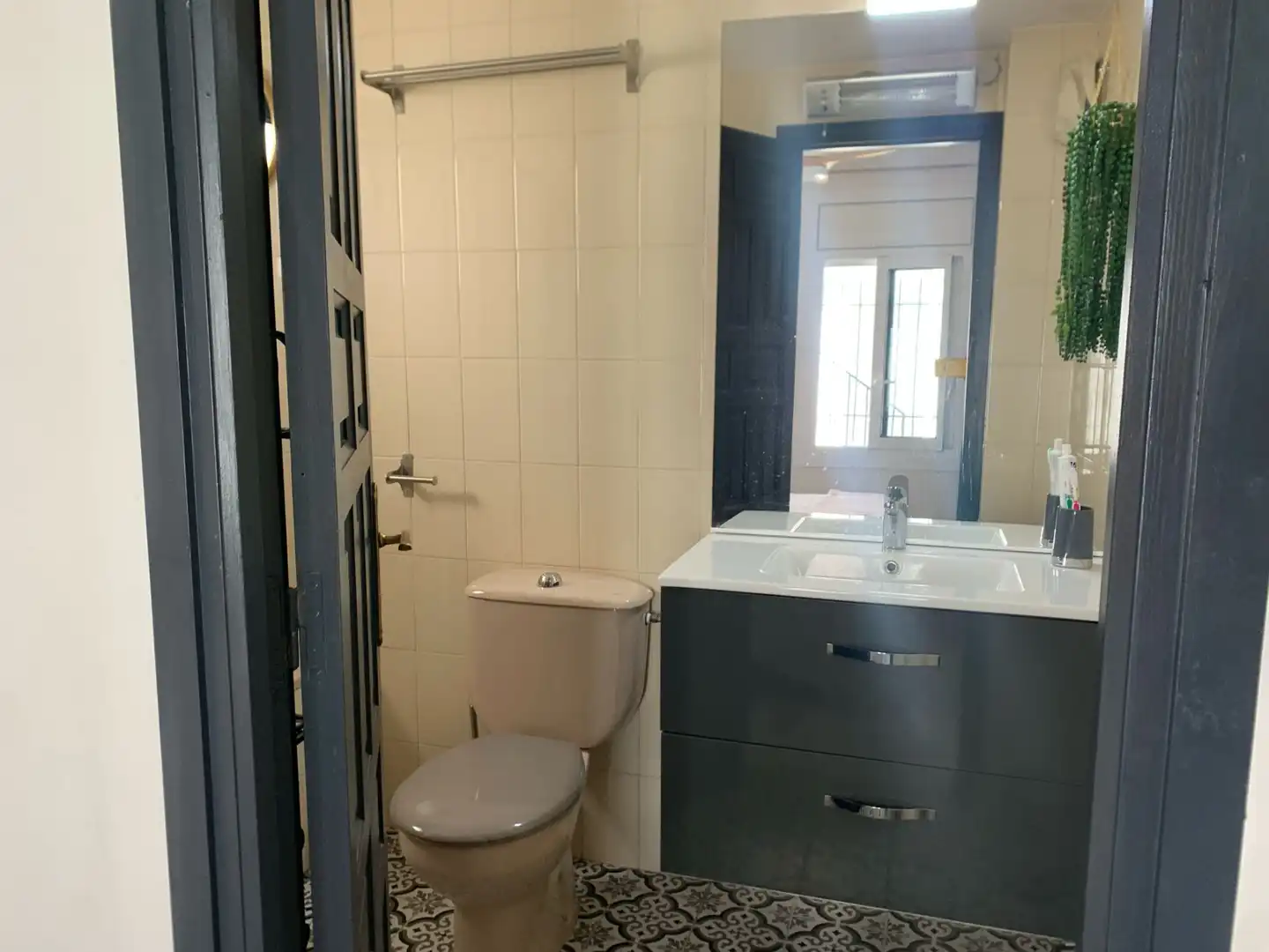 Bany de Pis en venda en Roses amb Aire condicionat, Calefacció i Terrassa