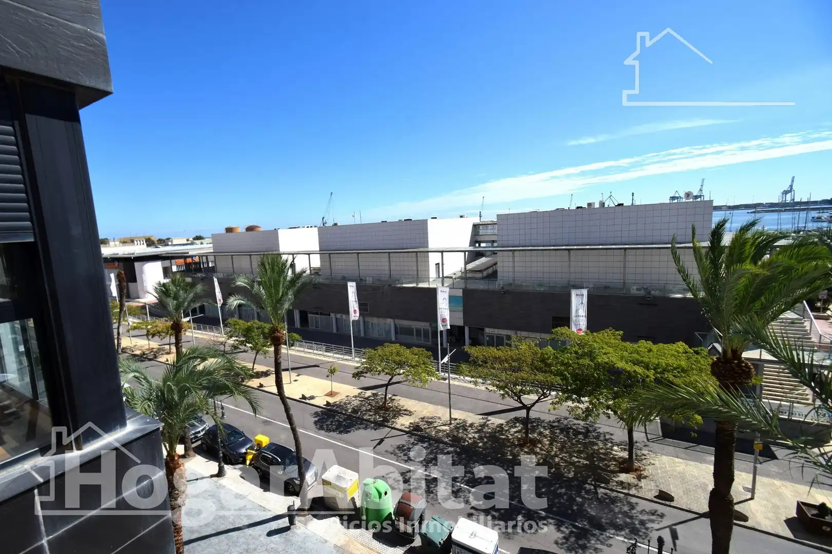 Vista exterior de Pis en venda en Castellón de la Plana / Castelló de la Plana amb Aire condicionat, Calefacció i Moblat