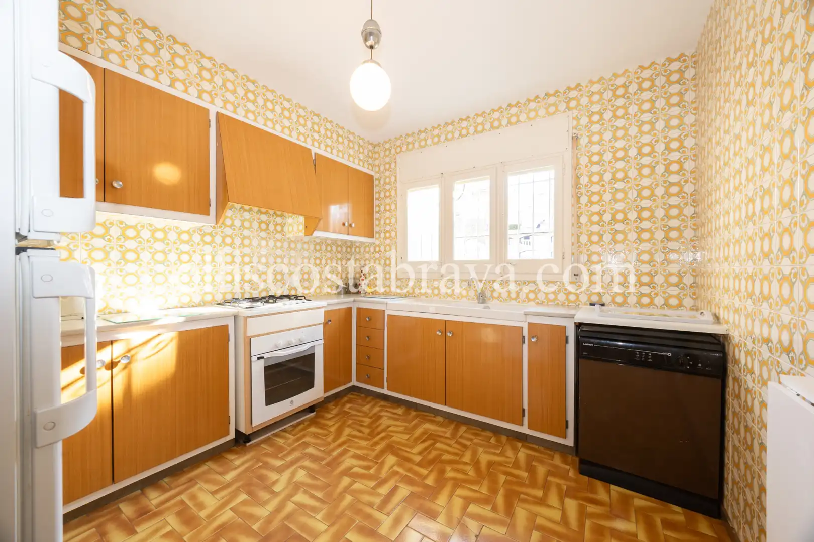Cocina de Casa o chalet en venta en L'Escala con Jardín privado y Terraza