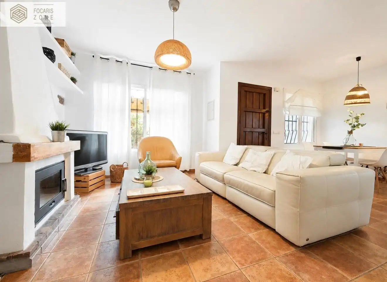 Living room of Ground floor for sale in Estepona  with Private garden, Terrace and Community pool
