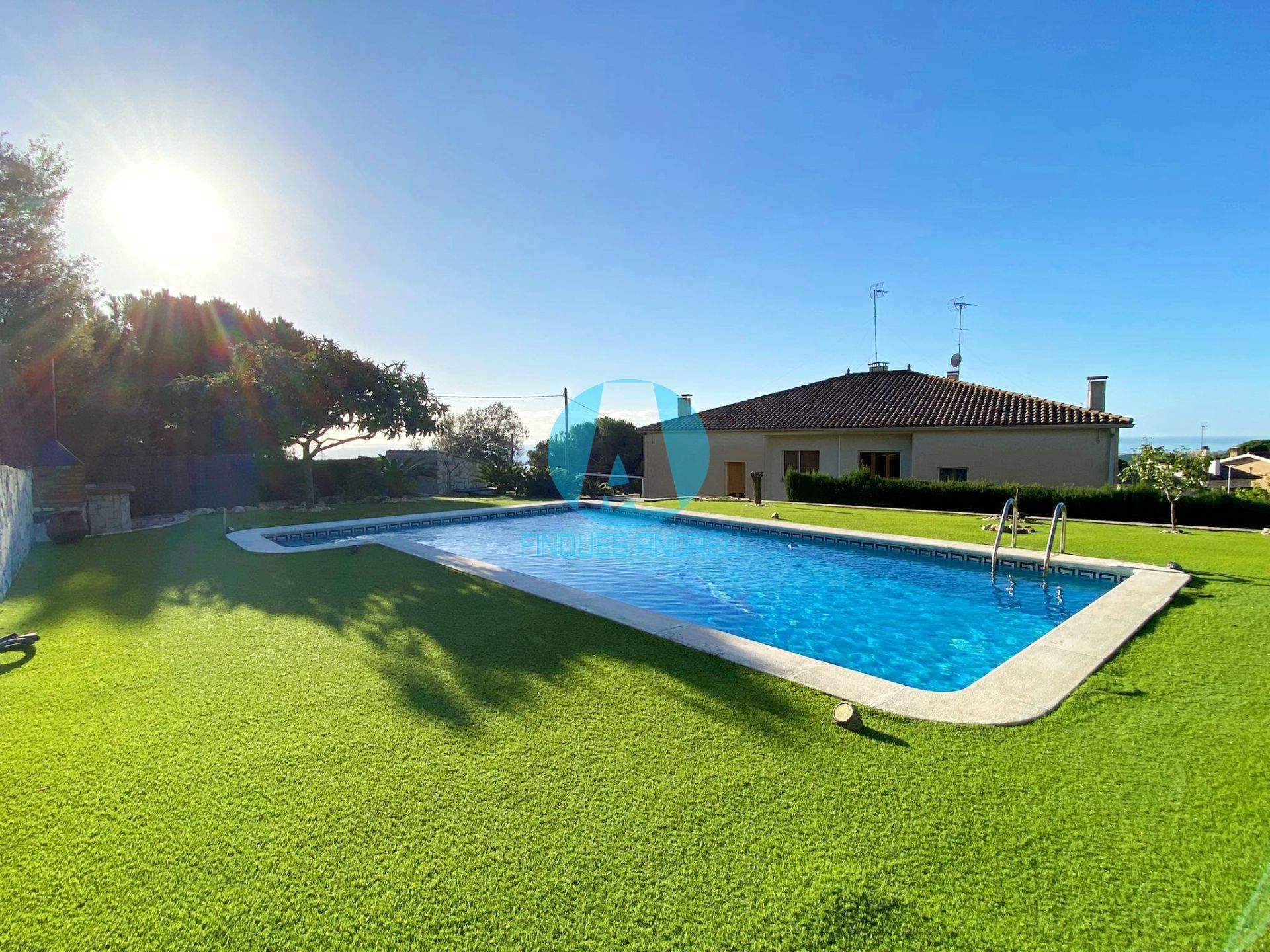Swimming pool of House or chalet to rent in Mataró  with Private garden, Terrace and Storage room