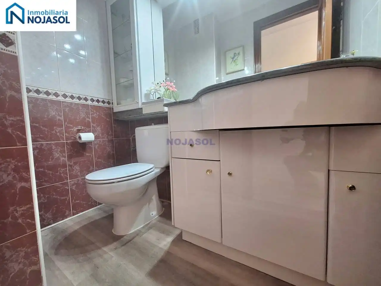 Badezimmer von Wohnungen zum Verkauf in Noja mit Heizung, Terrasse und Möbliert