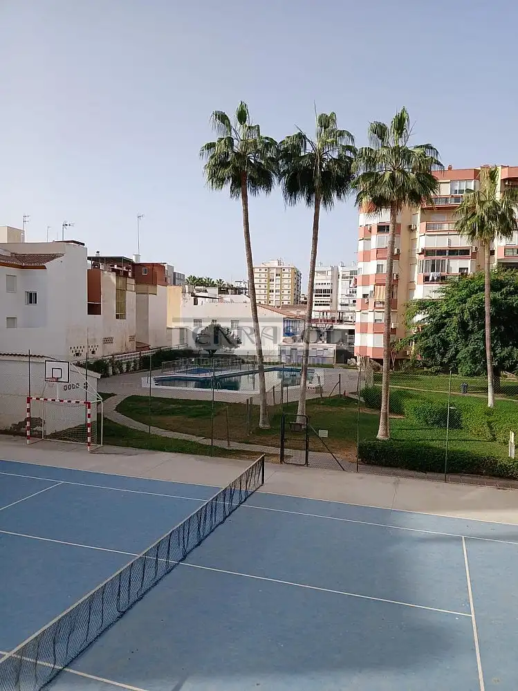 Apartamento con piscina en venta en Torre del Mar, imagen 6