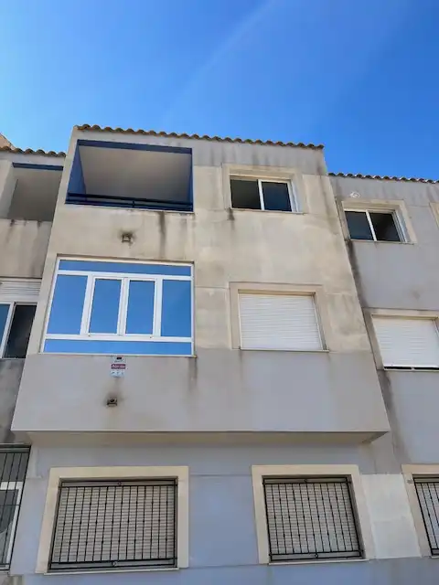 Außenansicht von Wohnung zum Verkauf in Fortuna mit Klimaanlage, Abstellraum und Balkon