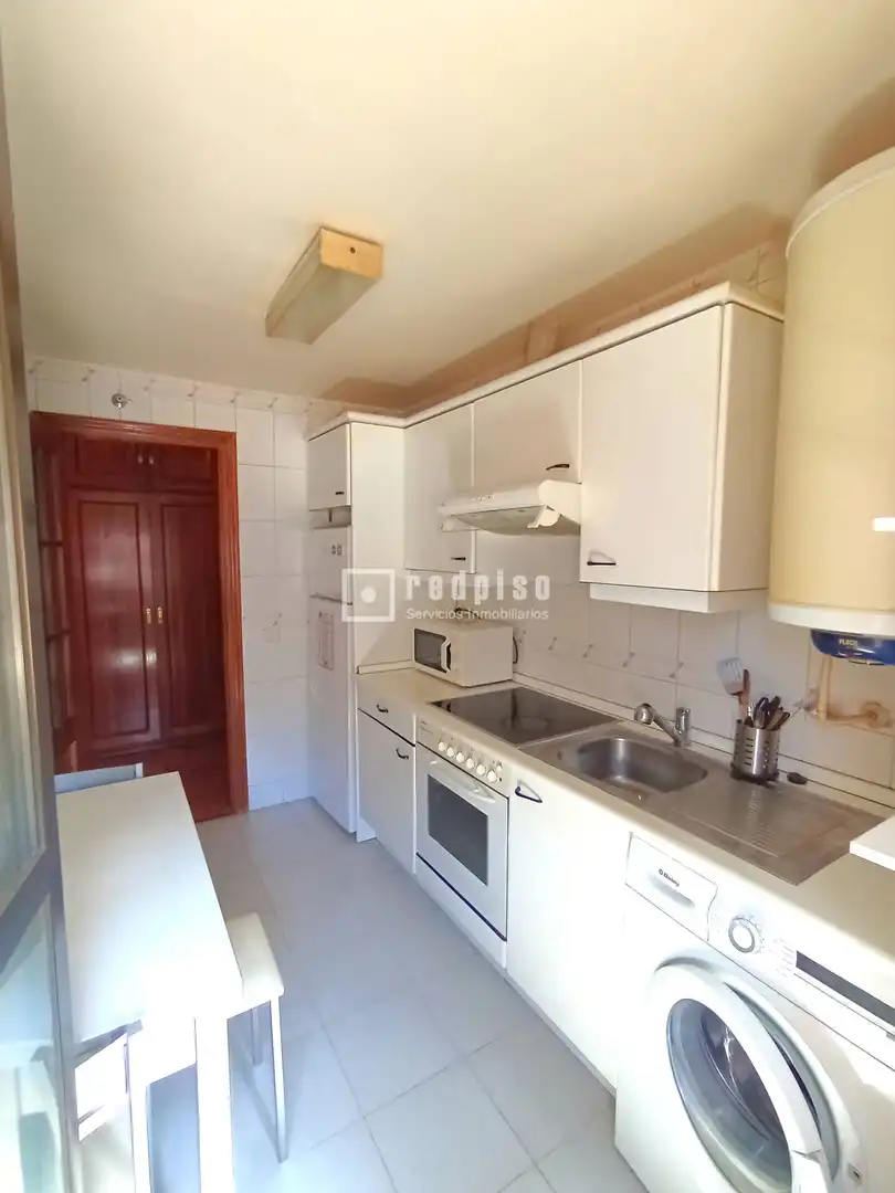 Cuina de Apartament de lloguer en Madrid amb Aire condicionat, Parquet i Moblat