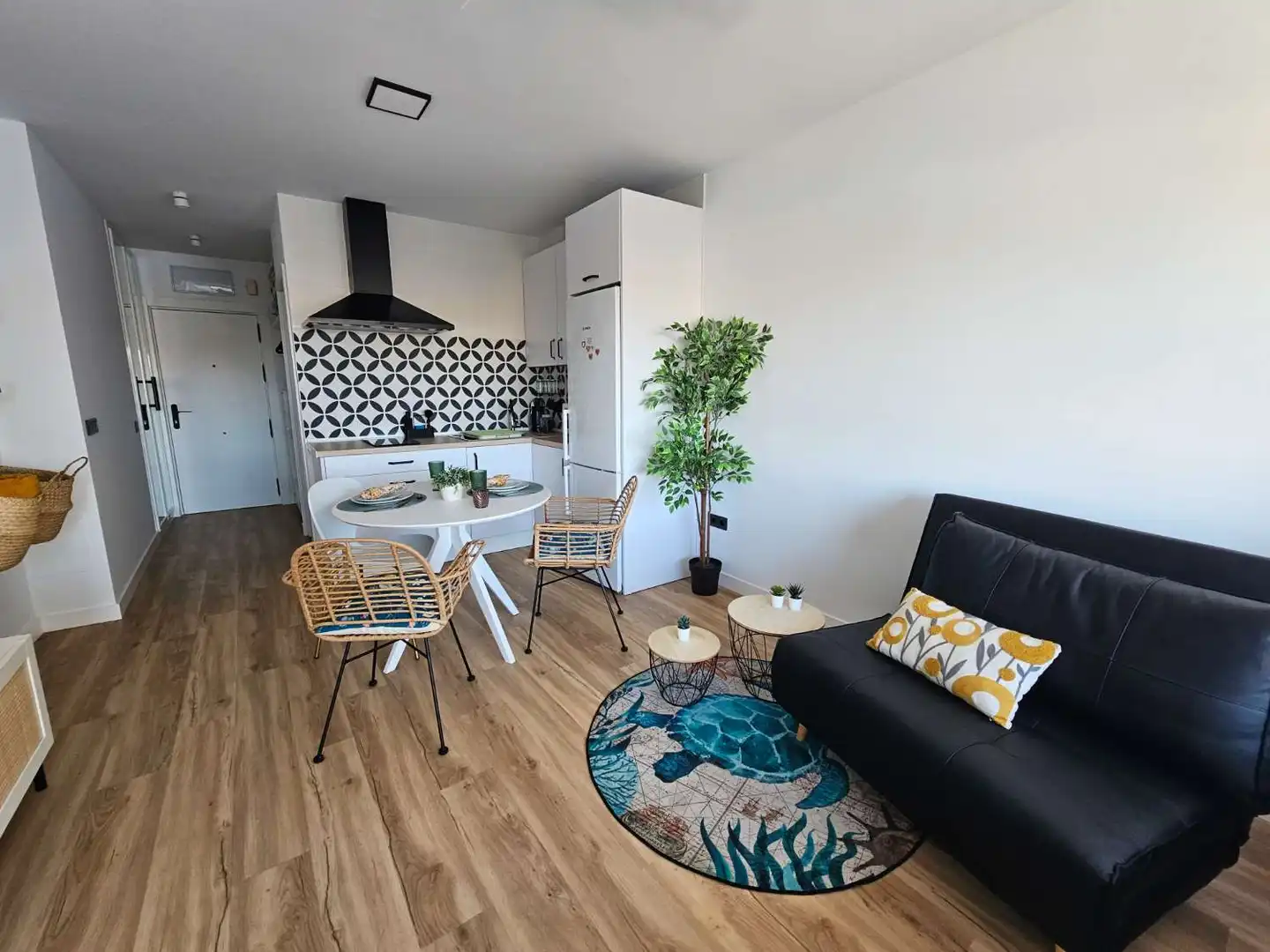 Living room of Study for rent in Torremolinos  with Air Conditioner, Heating and Terrace