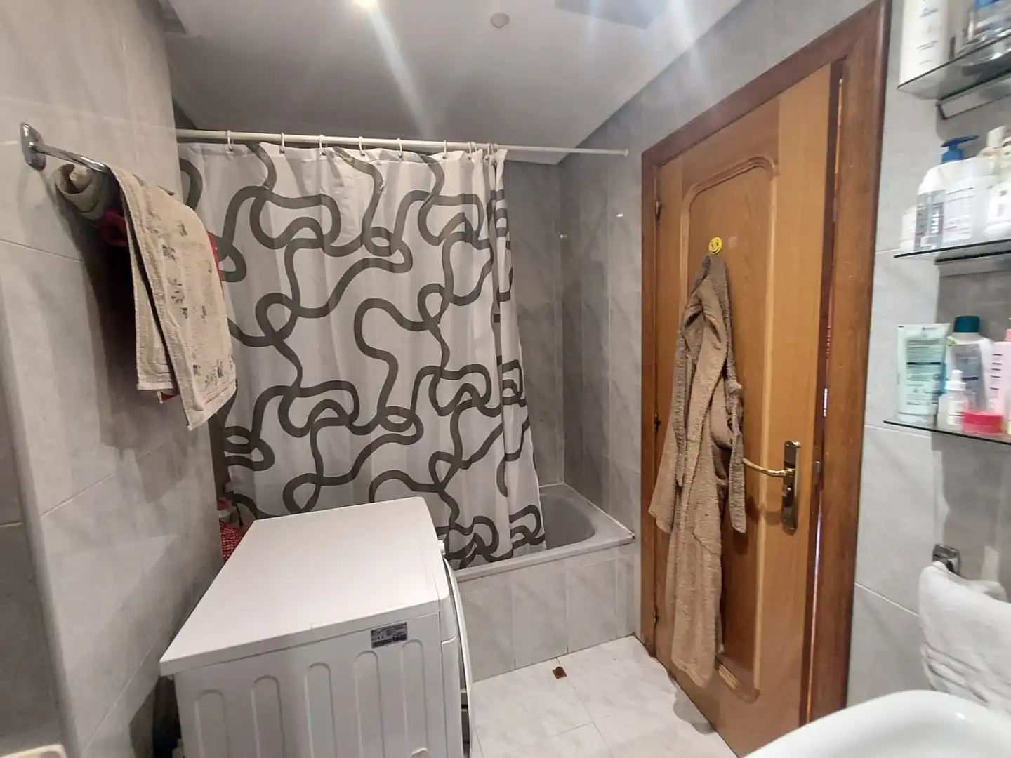 Badezimmer von Wohnung zum Verkauf in Burgos mit Heizung, Parkett und Terrasse