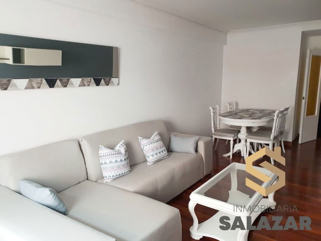 Living room of Flat to rent in Bilbao   with Heating and Balcony