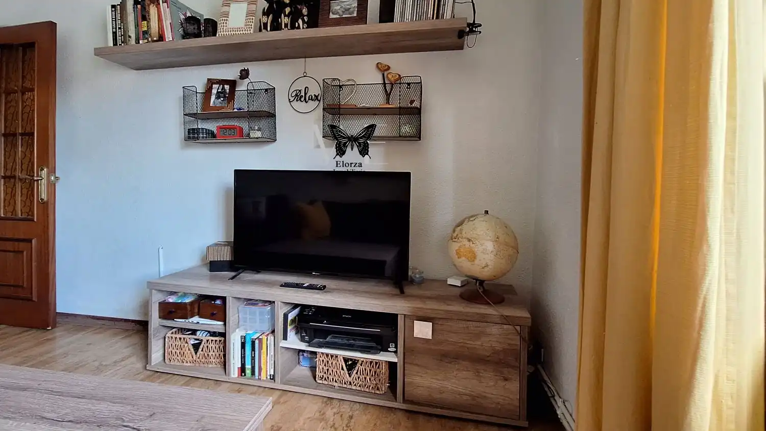Living room of Flat for sale in Oviedo   with Heating, Storage room and Furnished