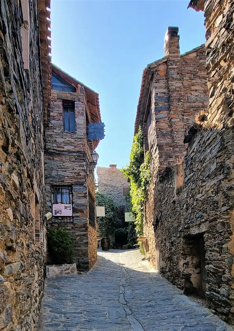 Vista exterior de Dúplex en venda en Patones amb Calefacció, Terrassa i Traster
