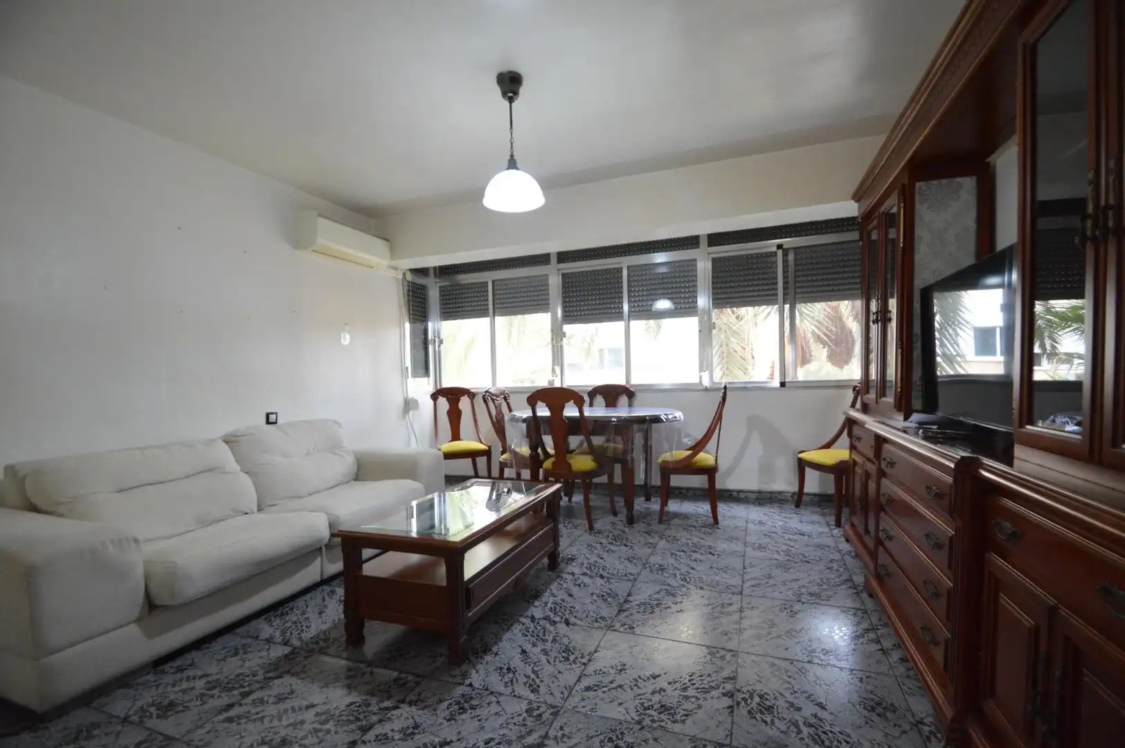 Sala d'estar de Pis de lloguer en Almería amb Aire condicionat, Calefacció i Moblat