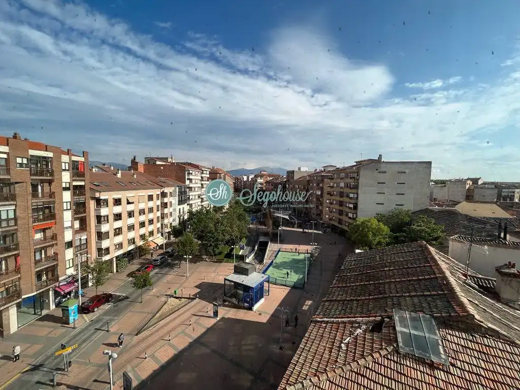 Außenansicht von Wohnung zum Verkauf in Segovia mit Heizung, Terrasse und Abstellraum