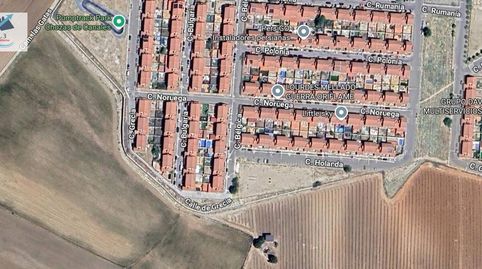 Foto 3 de Casa adosada en venta en Calle Belgica, Chozas de Canales, Toledo