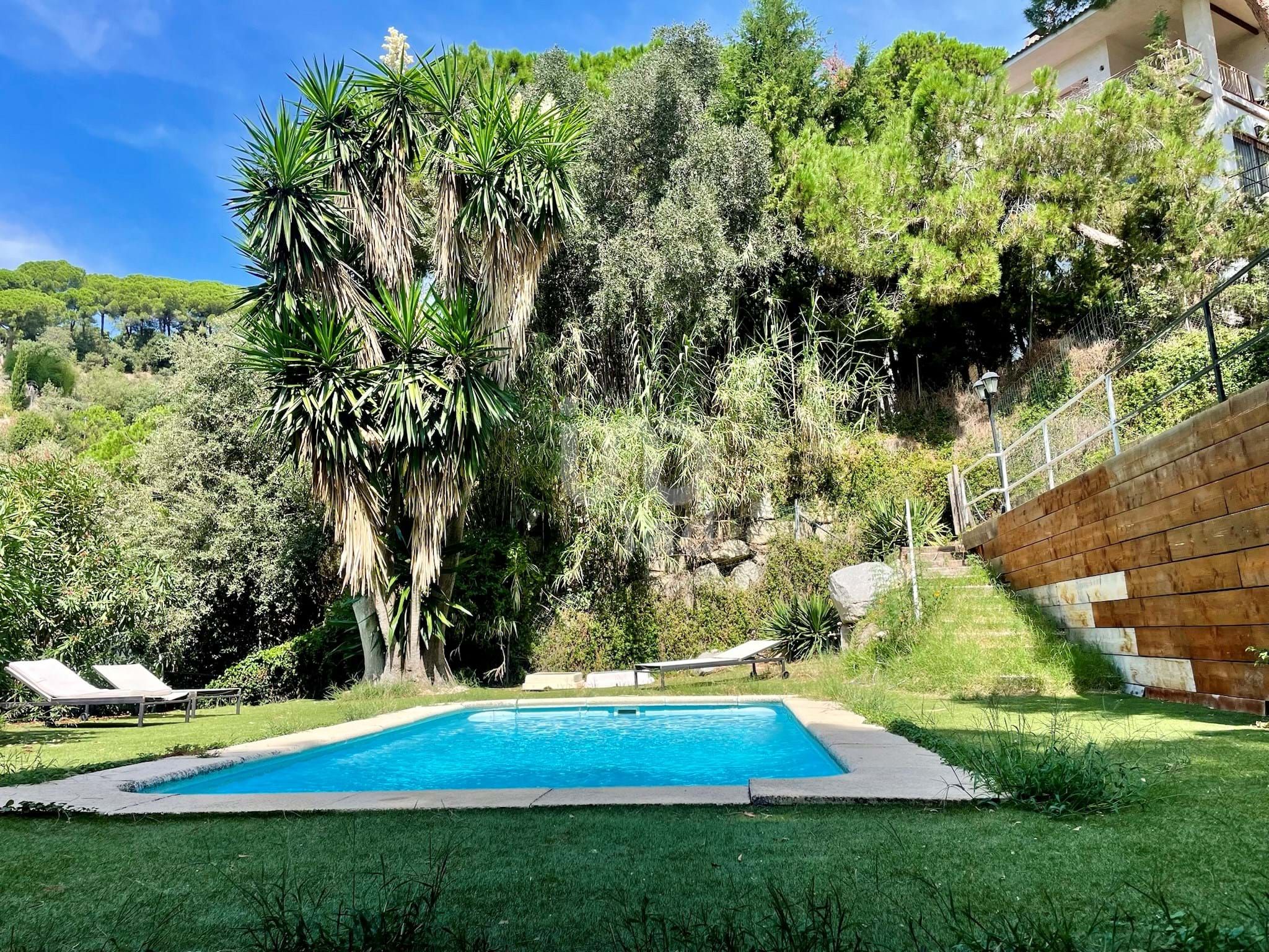 Swimming pool of House or chalet for sale in Arenys de Munt  with Air Conditioner, Heating and Terrace