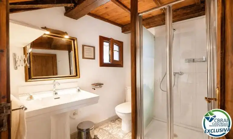 Baño de Finca rústica en venta en Fortià con Aire acondicionado y Calefacción