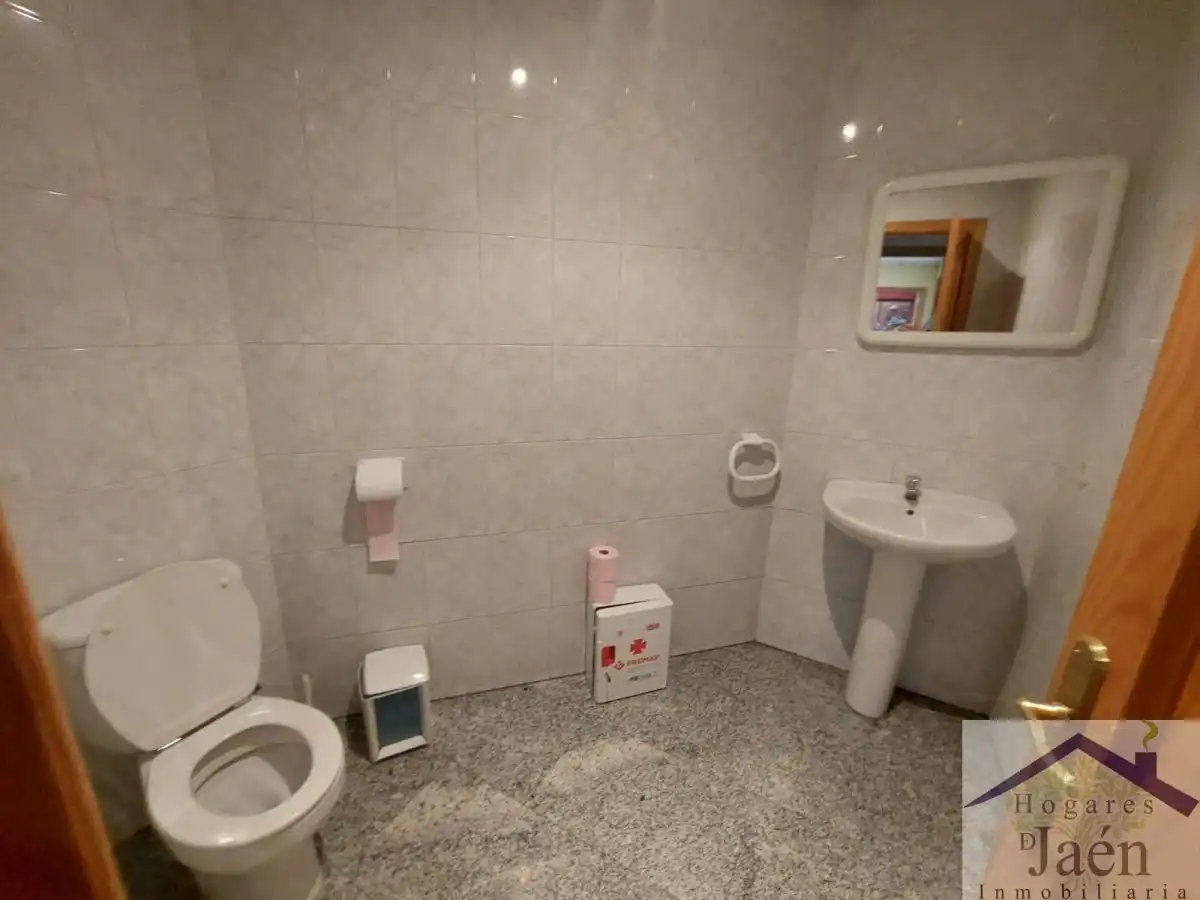 Bathroom of Industrial buildings for rent in Úbeda