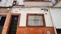 Exterior view of Single-family semi-detached for sale in  Sevilla Capital