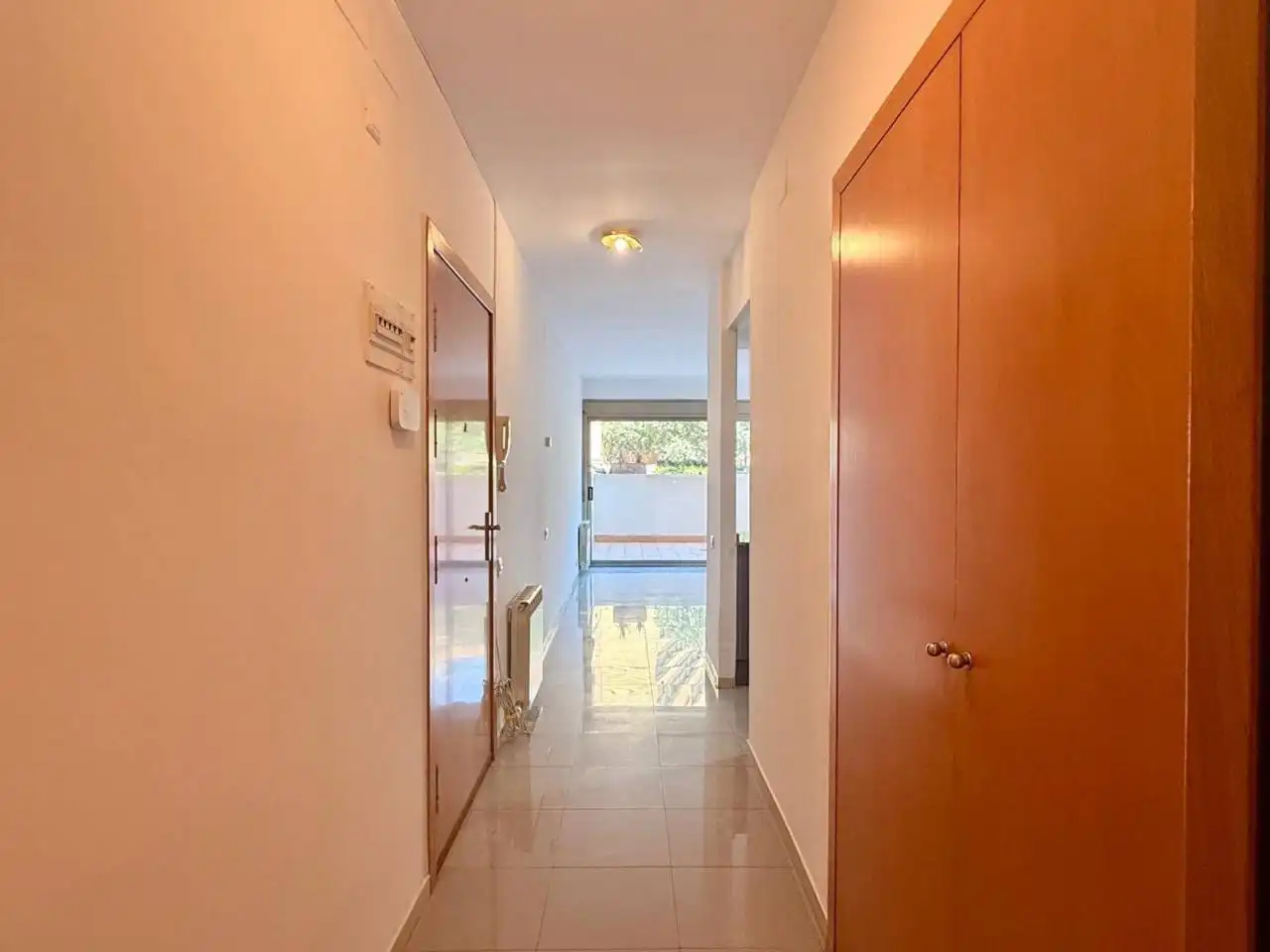 Wohnung zum Verkauf in Girona mit Heizung, Terrasse und Gemeinschaftspool