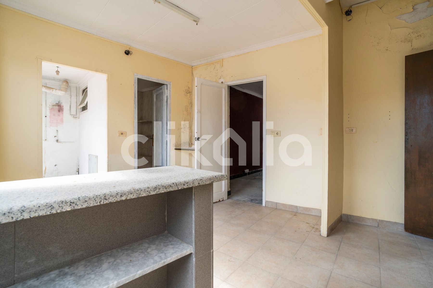 Kitchen of Flat for sale in Alzira  with Terrace and Storage room