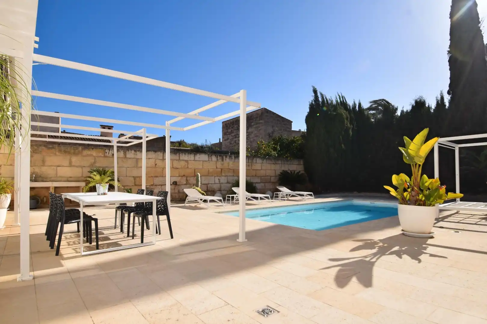 Piscina de Casa o xalet en venda en Muro amb Aire condicionat, Calefacció i Terrassa