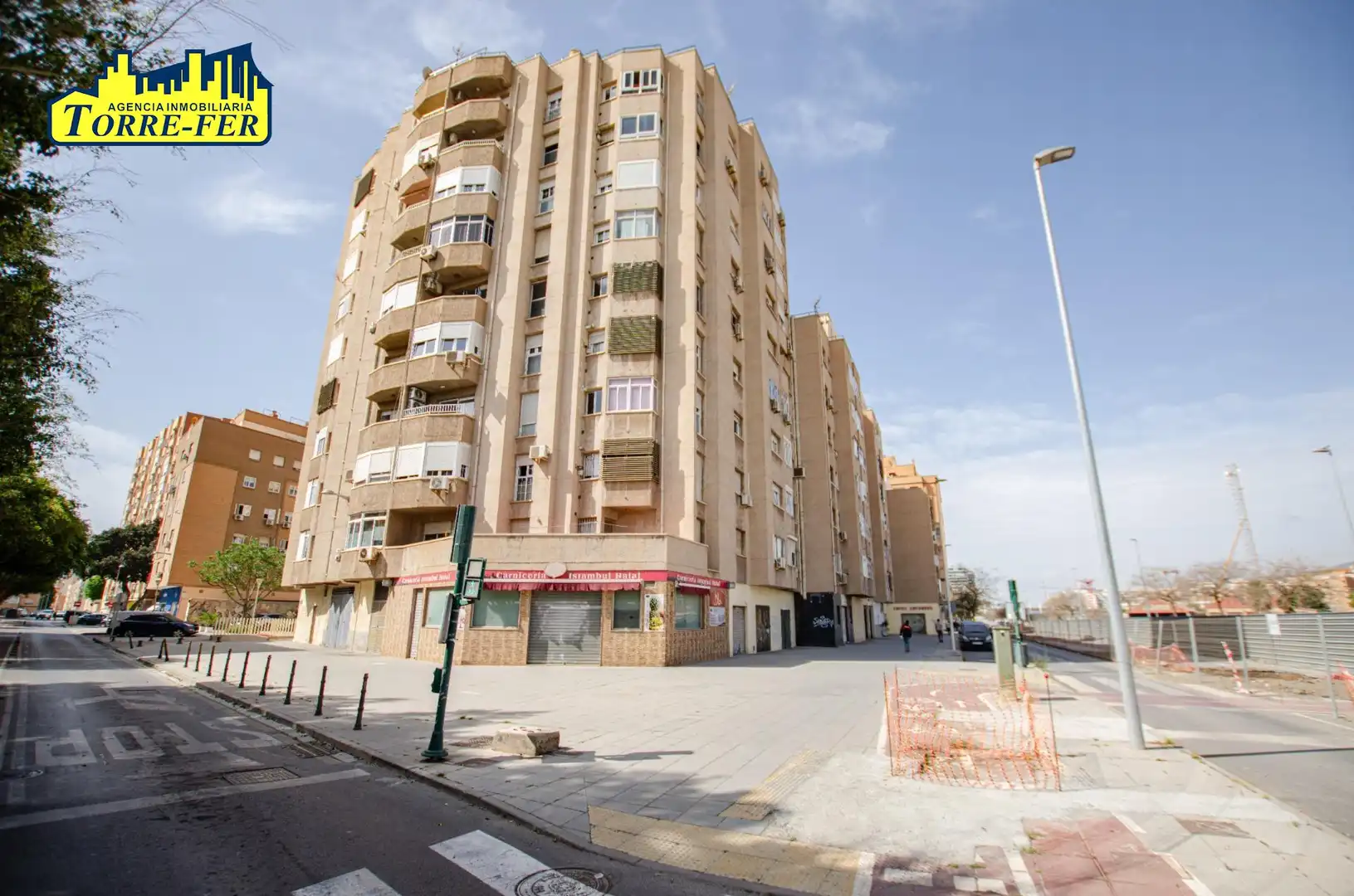 Außenansicht von Wohnung zum Verkauf in Almería mit Klimaanlage und Heizung