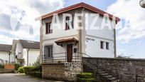 Vista exterior de Casa o xalet en venda en Donostia - San Sebastián  amb Calefacció, Terrassa i Balcó