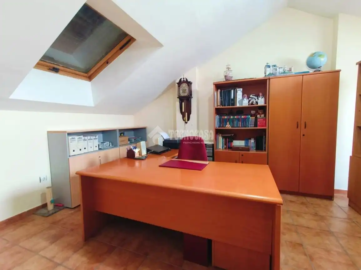 Casa aparellada en venda a Medina del Campo, imagen 37
