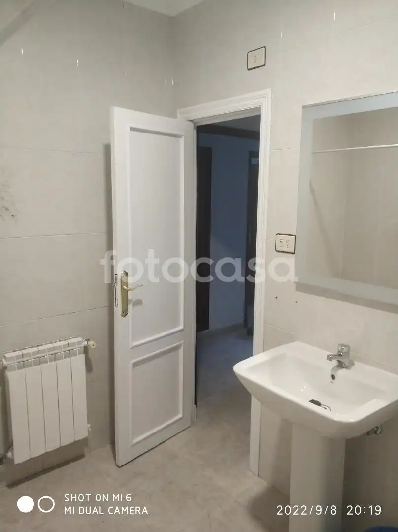 Baño de Piso de alquiler en Ourense Capital  con Calefacción, Amueblado y Horno
