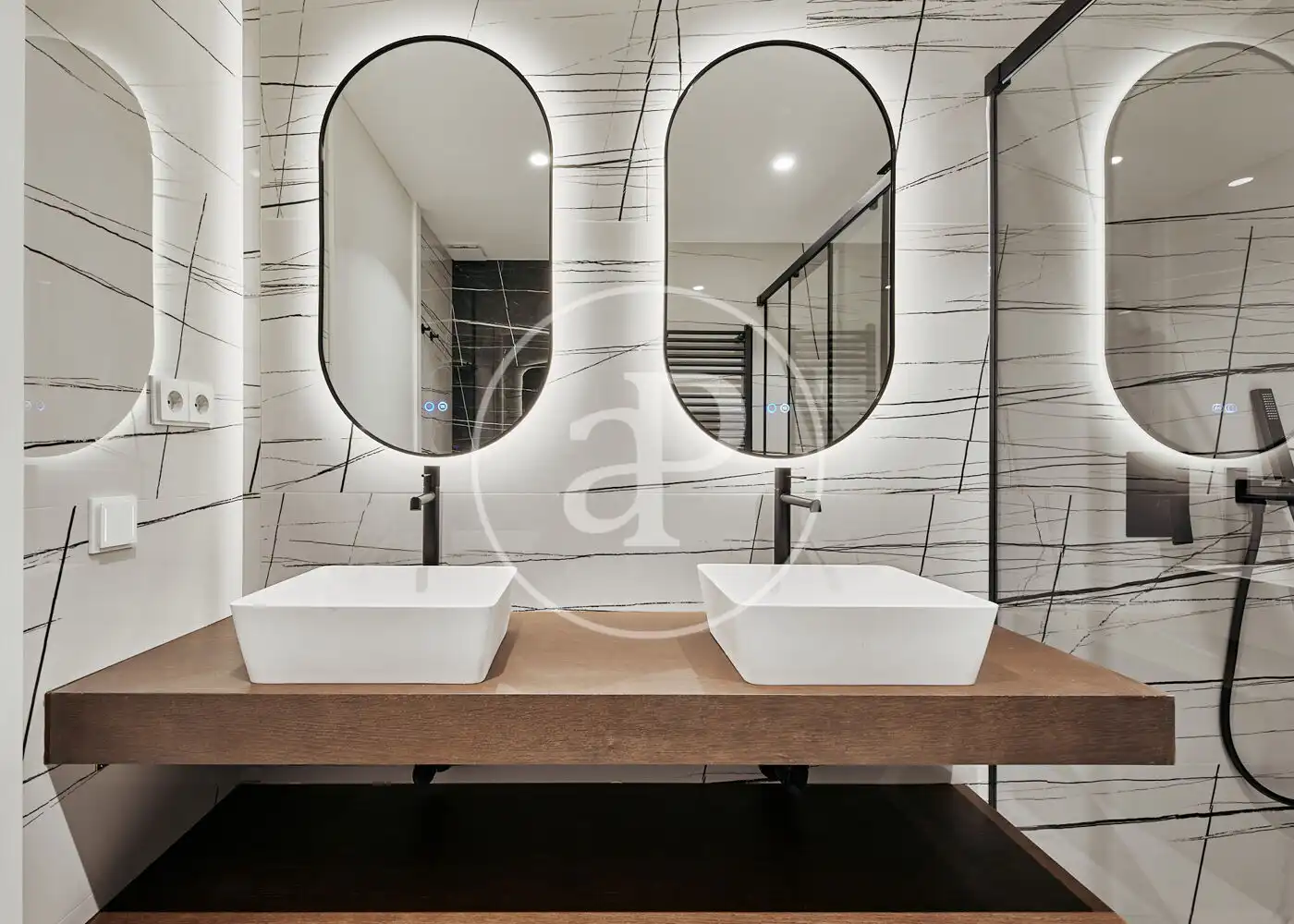 Bathroom of Flat for sale in Madrid  with Air Conditioner, Heating and Furnished
