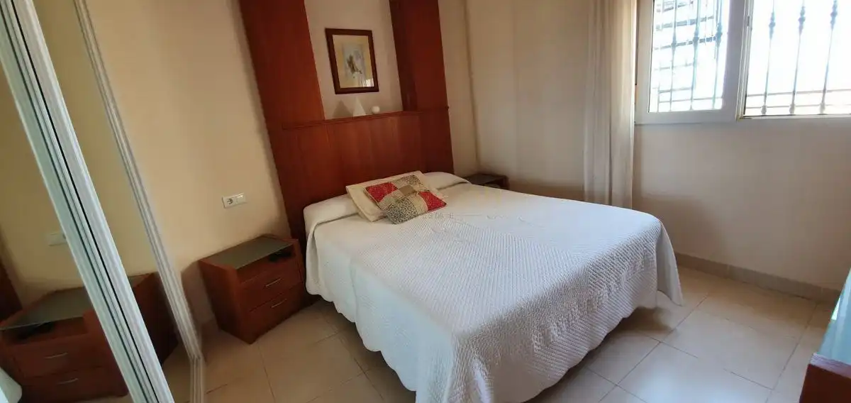 Schlafzimmer von Dachboden zur Miete in Mijas mit Klimaanlage, Heizung und Terrasse