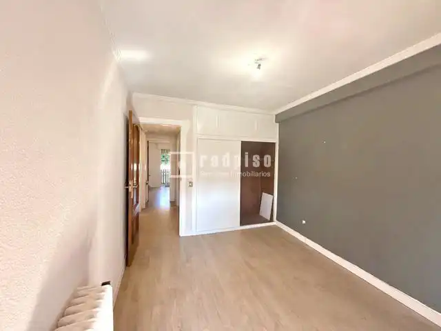 Habitación de Piso en venta en Madrid con Terraza