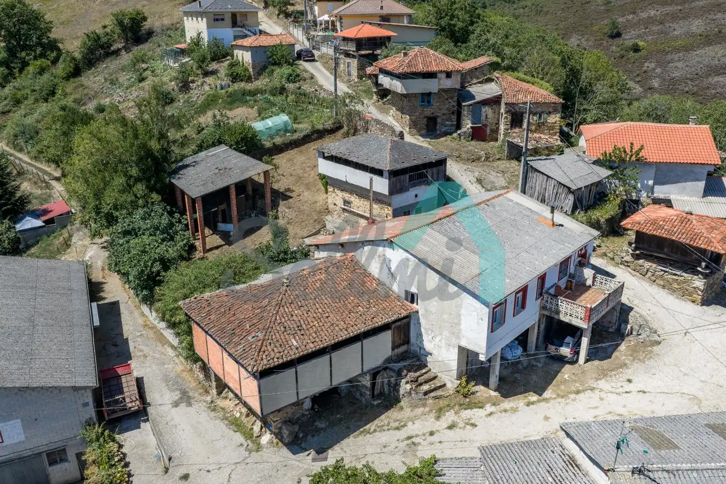 Casa con jardín en venta en Castañera