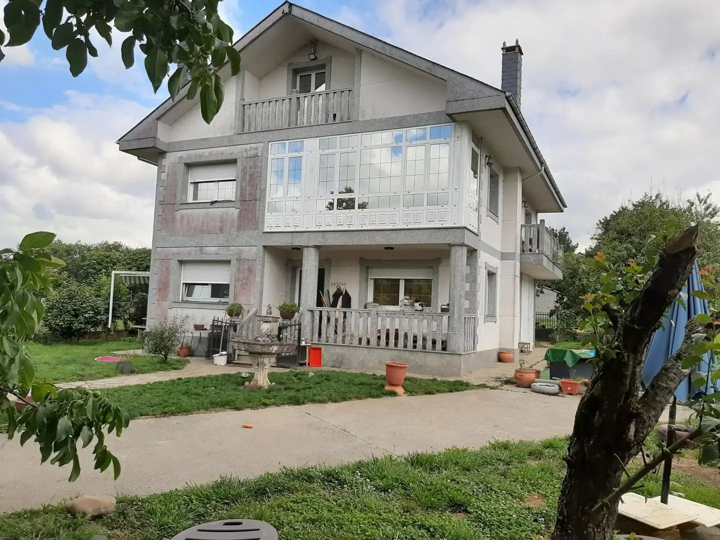 Vista exterior de Casa o xalet en venda en Guntín amb Calefacció i Moblat