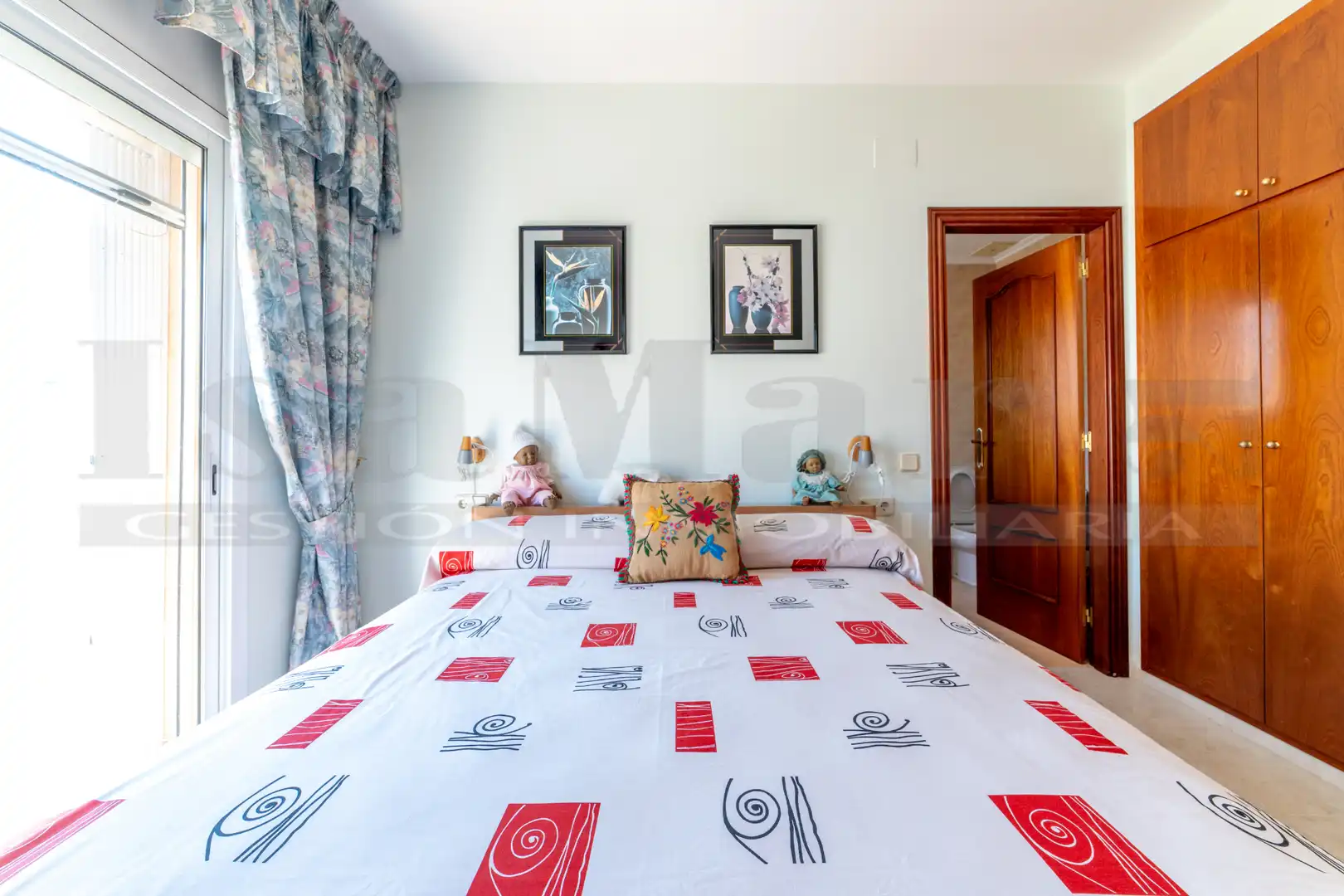 Habitación de Casa adosada en venta en Calafell con Aire acondicionado, Calefacción y Jardín privado
