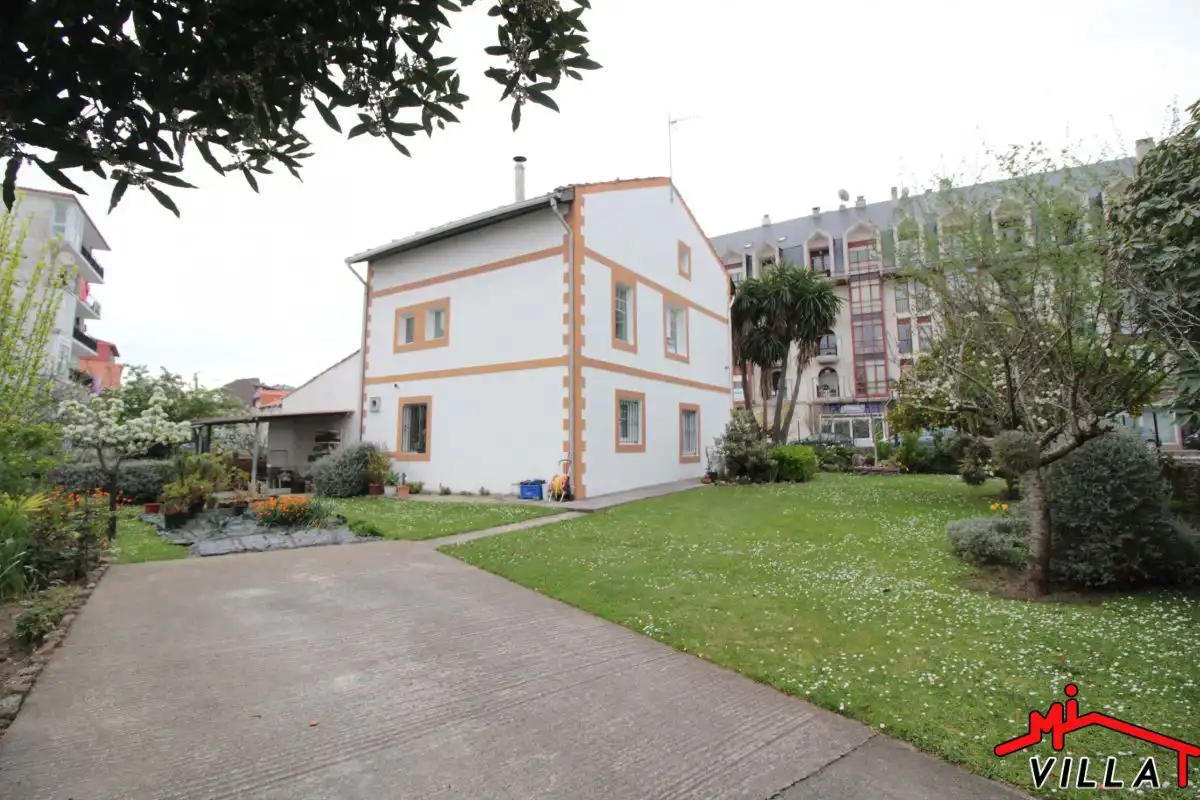 Exterior view of Houses for sale in Colindres