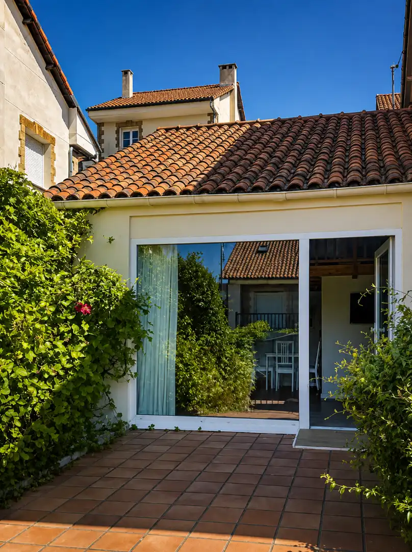 Außenansicht von Wohnung zur Miete in Piélagos mit Terrasse, Möbliert und Ofen