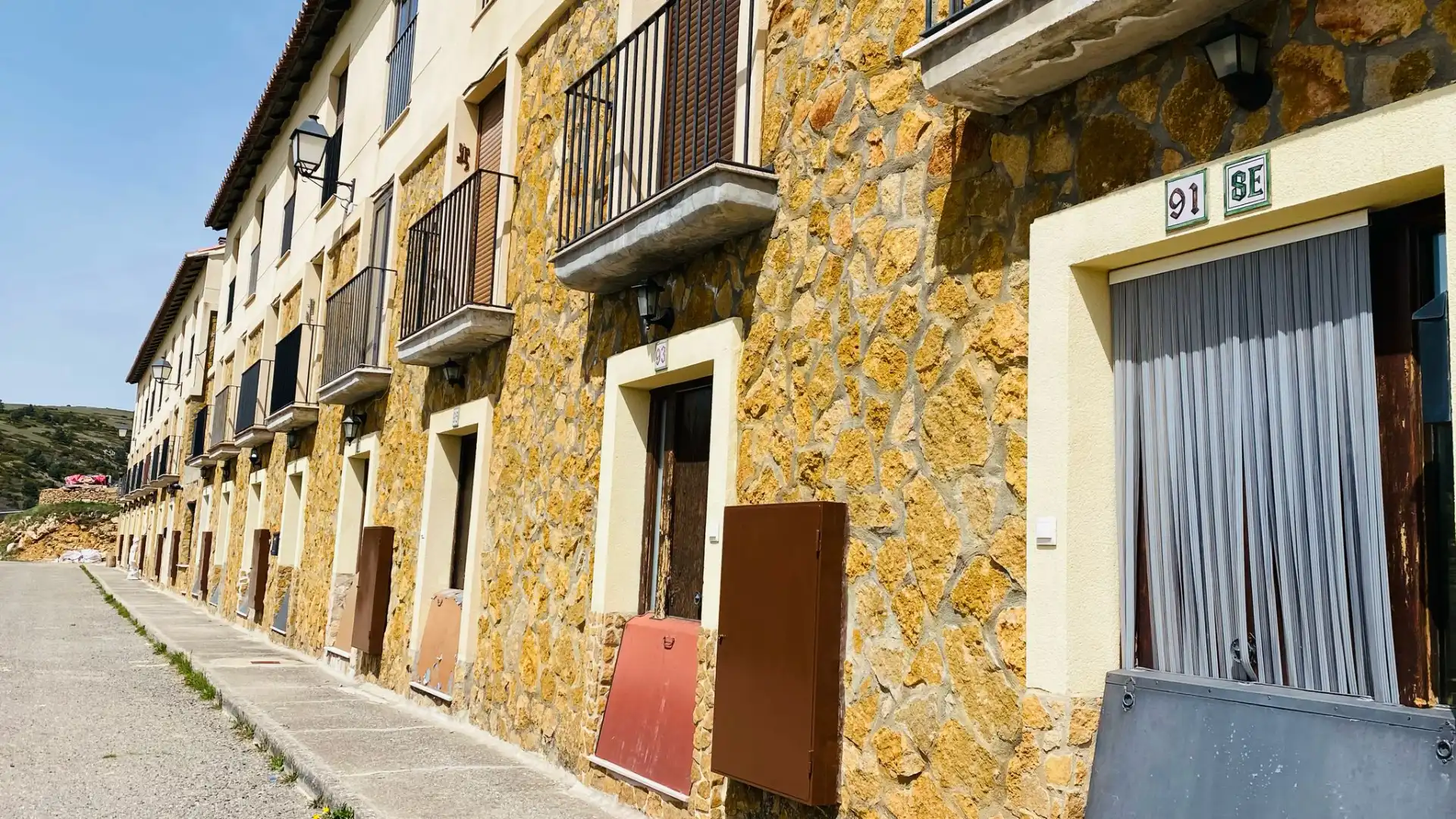 Vista exterior de Casa o chalet en venta en Valdelinares con Trastero, Amueblado y Balcón